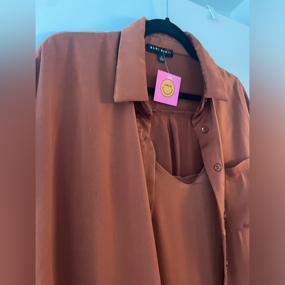 NWT DRESSED IN LALA SILKY SLIP AND BUTTON DOWN TOP SET COGNAC - Picture 4 of 7